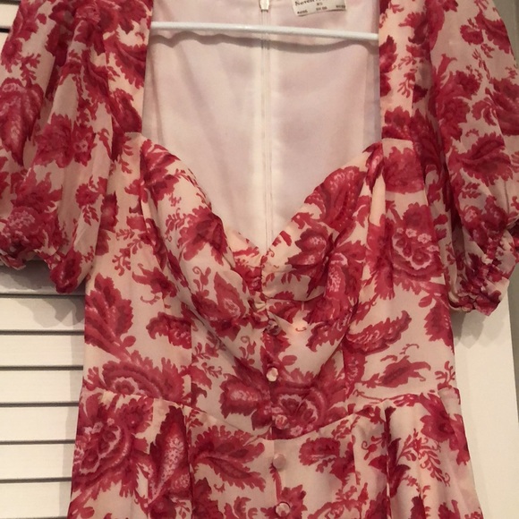Pink and white floral dress! - Picture 8 of 10